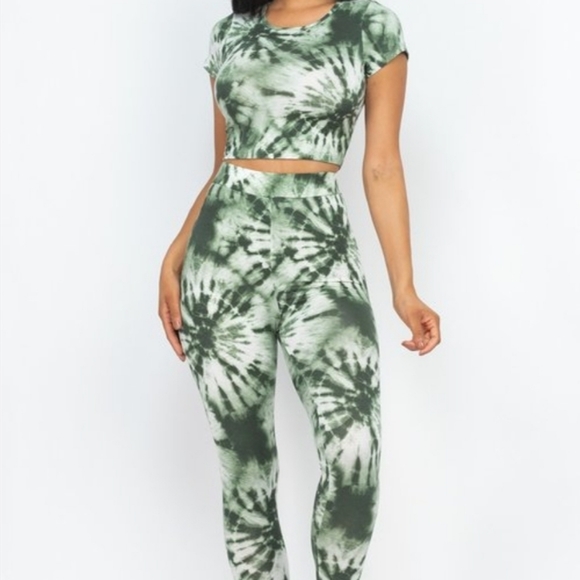 All That Olive Crop top and leggings set - Picture 2 of 4